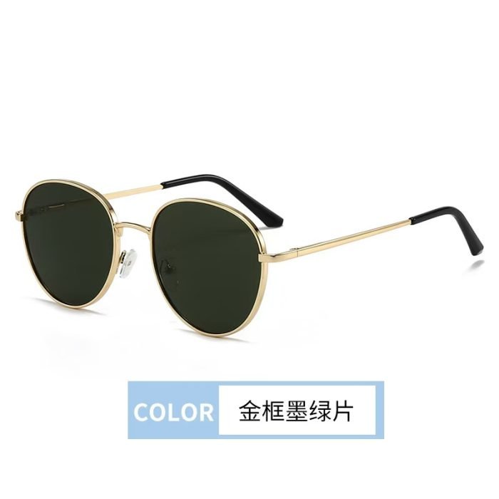 The retro style design with a golden frame and dark green color, a metal mirror frame, and an elegant and high-end pilot like appearance, showcases its revolutionary style when worn in summer.