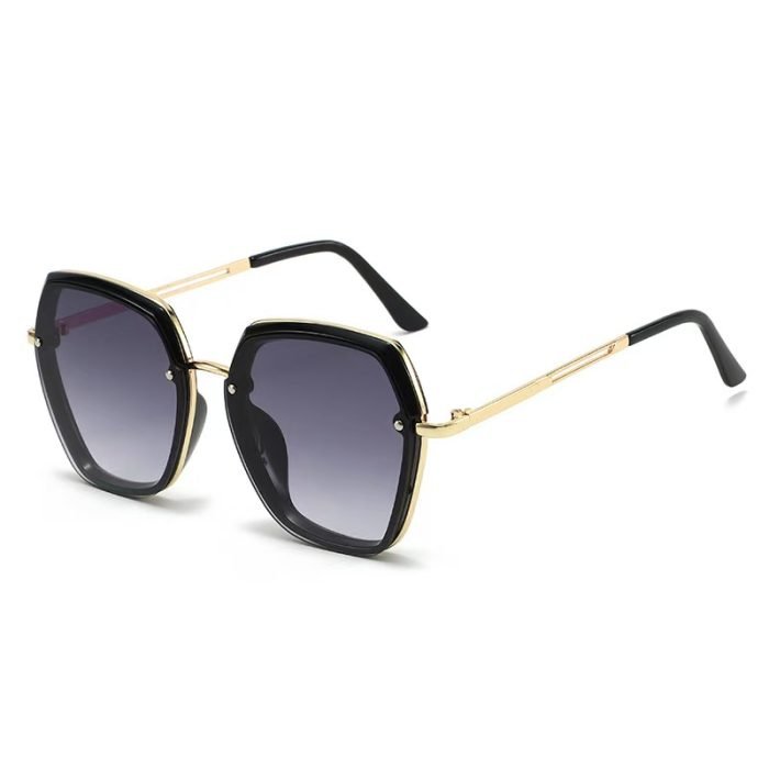 Geometric sun glasses for women's city street photography - metal frame, UV400 protection. Lightweight and stylish, suitable for hiking and urban entertainment.