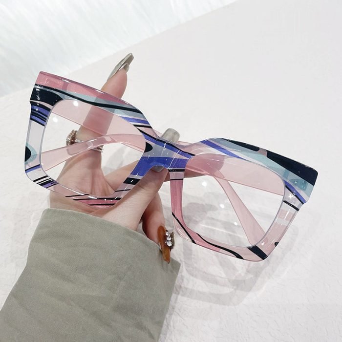 Women's clear cat eye sunglasses - customizable prescription lenses with blue light and UV protection. Stylish casual wear for coffee dates and outings.