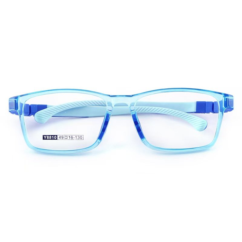 微信图片_20250810081524 Flexible kids athletic glasses with custom prescription - impact-resistant frames and soft nose pads for soccer practice and active movement.