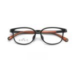 Growing kids glasses with expandable frames and replaceable lensesBlack frame orange legs.Accommodates prescription changes while maintaining blue light/UV protection.TR90