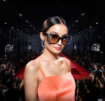 Vintage women's cat eye frame with tortoiseshell patch design, showcasing the matching effect of fashion blogger's office dressing style.