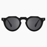 Vintage oval sunglasses with thick acetate frames, polarized lenses and UV400 protection for unisex wear.