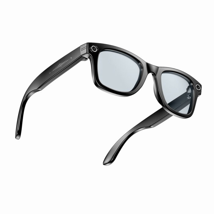 Smart Polarized Eyewear - Designed for style and function, this polarized eyeglass integrates automatic lens color change based on ambient light for reduced glare while maintaining a sleek design perfect for reading or outdoor activities.