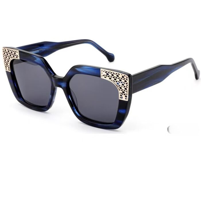 Photochromic square acetate sunglasses that adapt to sunlight, featuring polarized technology for men and women drivers with glare reduction.