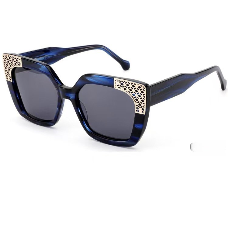 微信图片_20250917211859_952_11_副本 Photochromic square acetate sunglasses that adapt to sunlight, featuring polarized technology for men and women drivers with glare reduction.