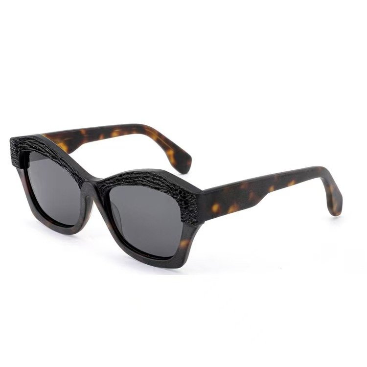 微信图片_20250917215703_962_11_副本 Versatile square acetate prescription sunglasses featuring polarized cat-eye lenses and anti-glare, perfect for fashionable driving comfort.