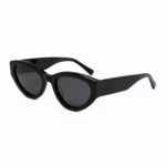 Classic cat-eye acetate sunglasses. Features polarized, UV-blocking TAC lenses. A versatile unisex accessory for fashion & driving.