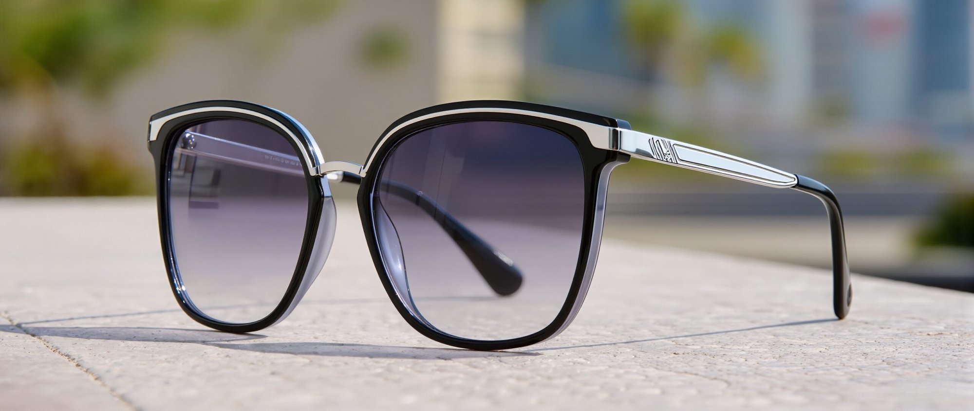 Prescription sunglasses are also a great trend equipment, especially for outdoor fashion effects